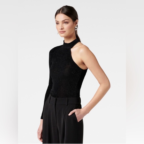 Forever New Amelia Asymmetrical Glitter Top - Picture 4 of 4